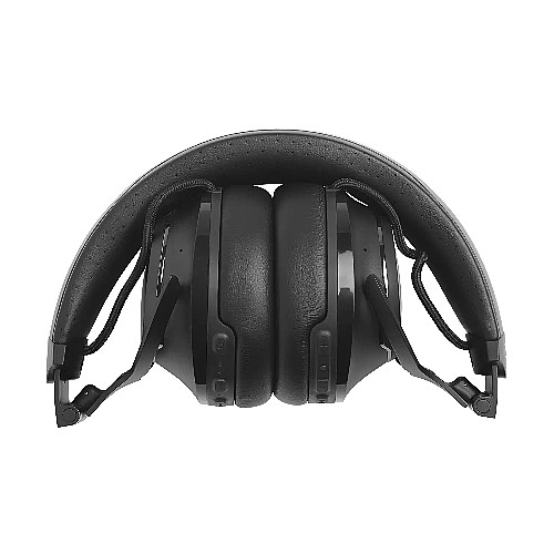 ������� ��� �������� ���� JBL ��� �� �� ��� CLUB 700 BT