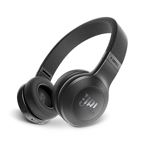 ������� ON-EAR �������� ���� JBL �� �� �� ��� E45BT