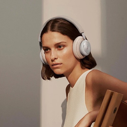 ������� OVER-EAR �������� ���� BANG & OLUFSEN ���� ��� ������� ��� BEOPLAY H4 ��� ���