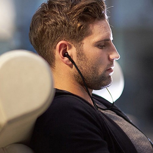 ������� IN-EAR �������� ���� JABRA ���� ��� Jabra Halo Smart