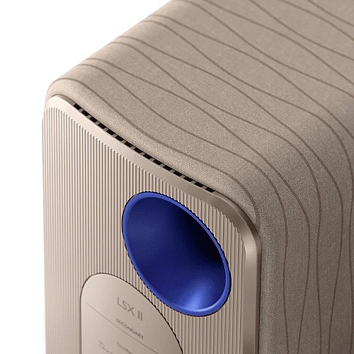 ��� ������� �������� ������� ���� KEF ��� ��� LSX II